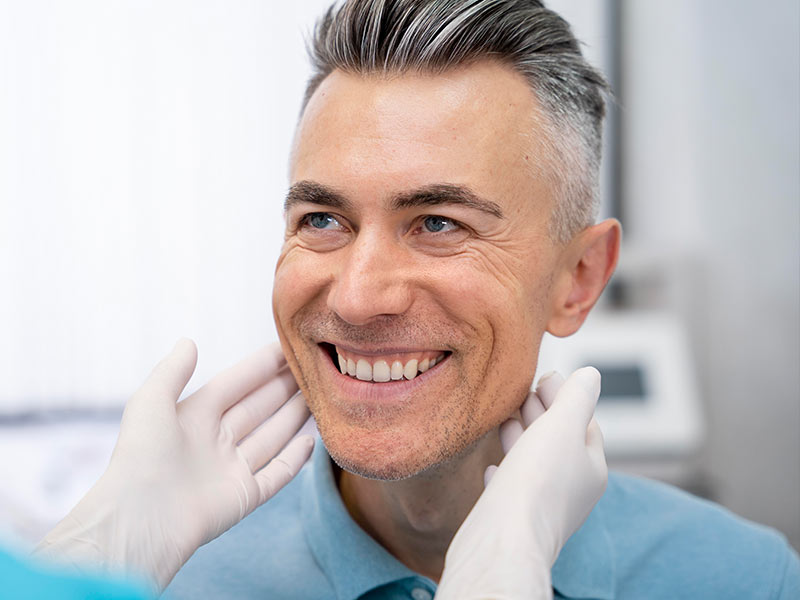 Implante dentário